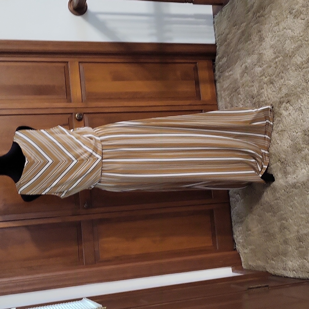 Dress - Picture 2 of 4